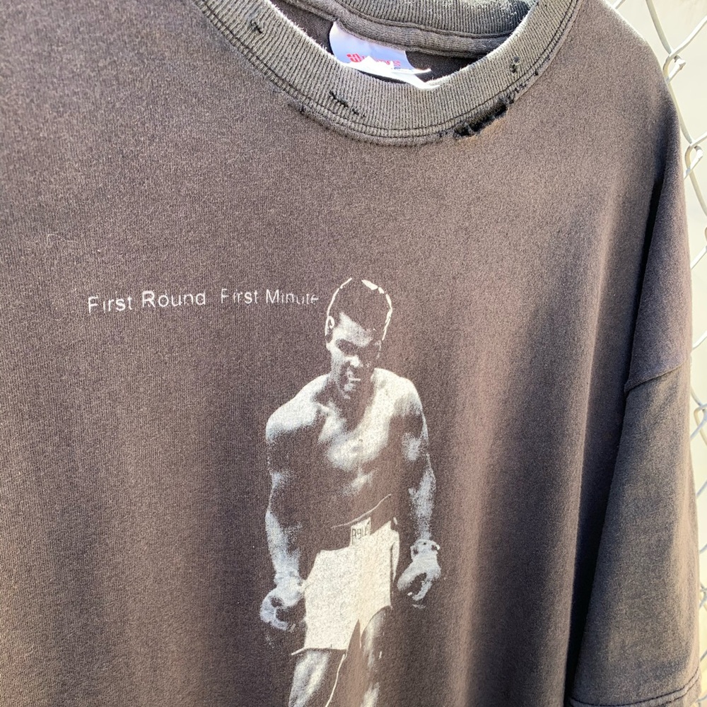 Muhammad Ali Distressed T-Shirt - Picture 3 of 5